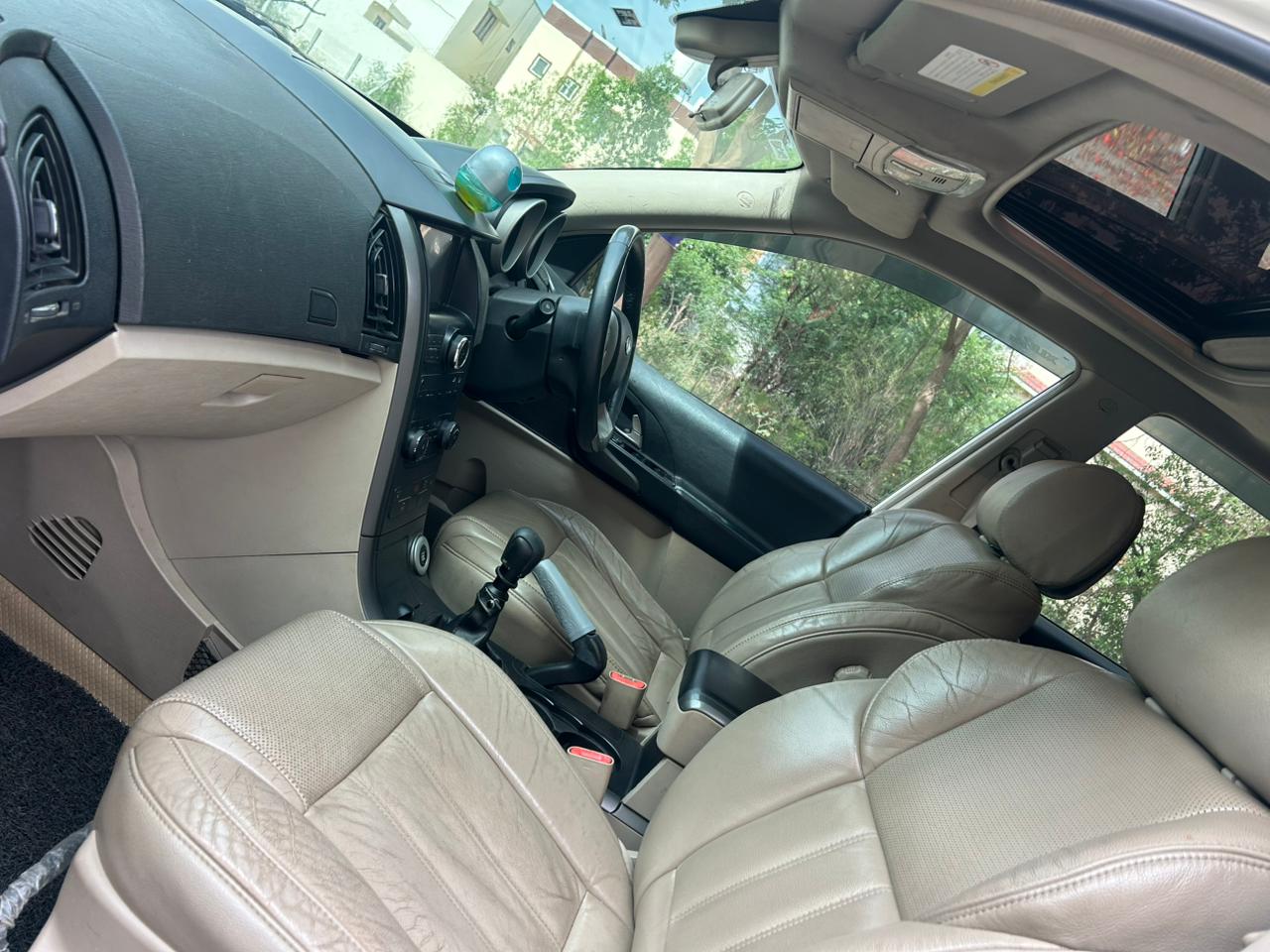 Mahindra XUV 500 - Image 10
